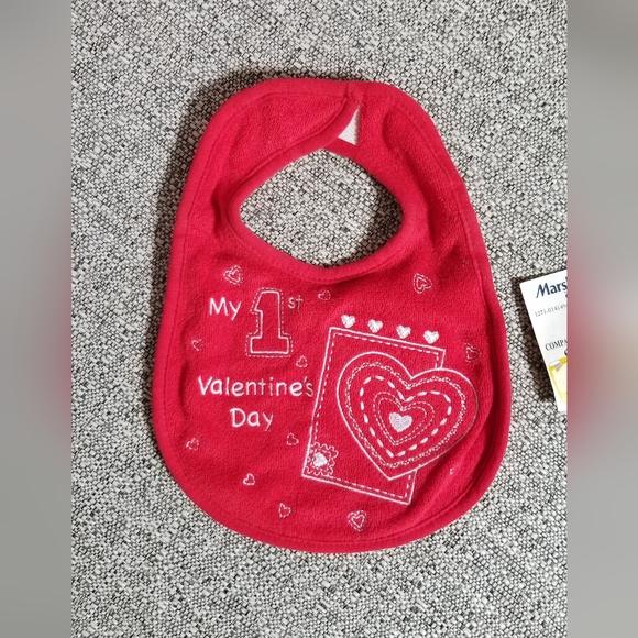2 Valentine's Bibs - Picture 2 of 2